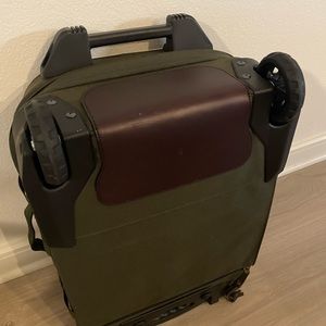 Filson Dryden 2wheel Carry-on bag